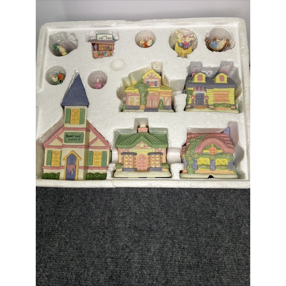 Bunnyville Village‎ Porcelain Easter Set 5 Buildings,Egg Stand & Bunny Figurines